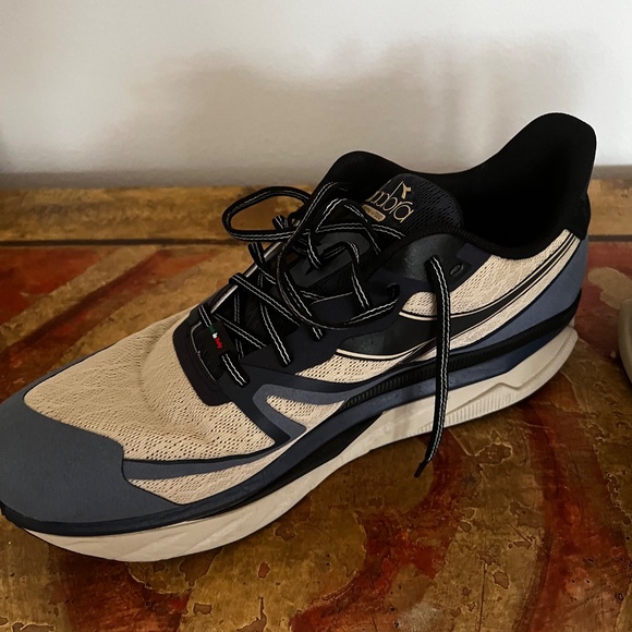 Diadora atomo v7000 - Picture 3 of 6